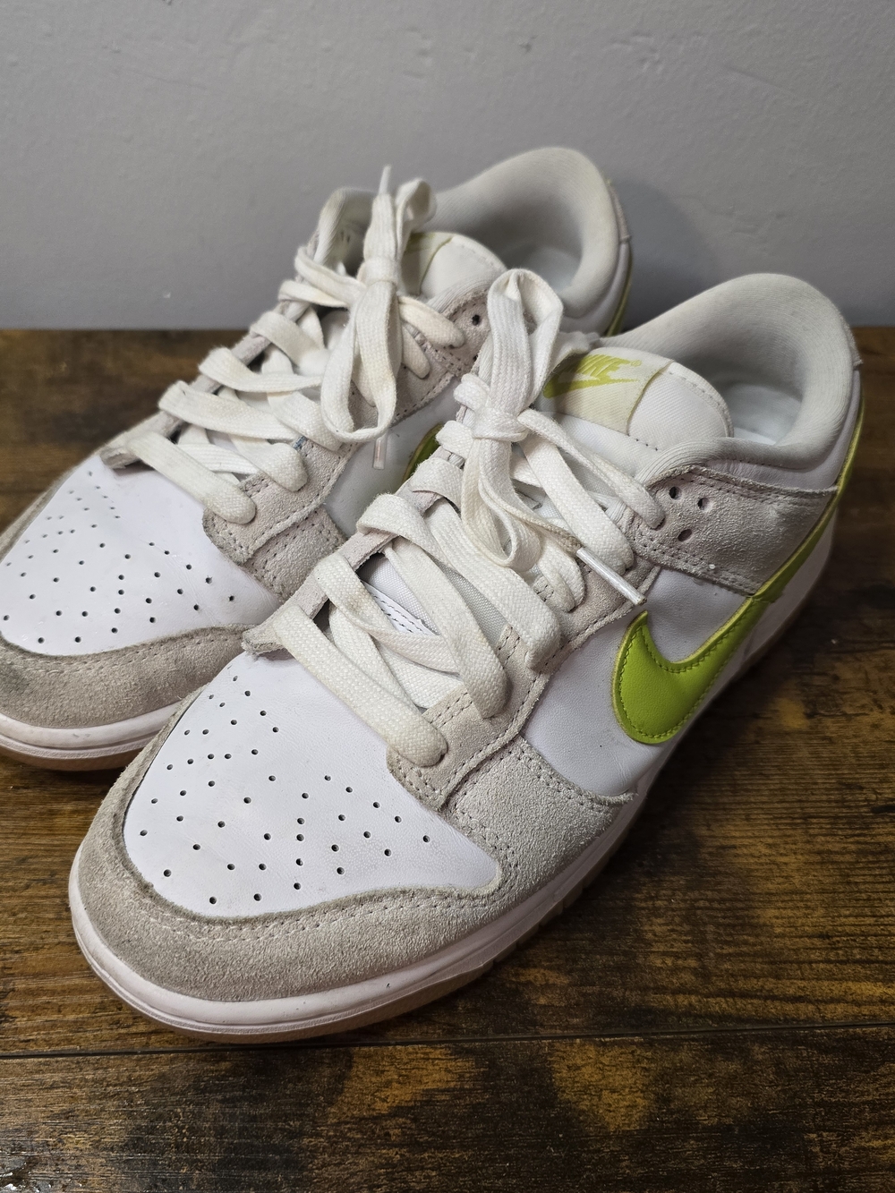 Nike Dunk Low Bright Cactus Women’s Size 9 White Suede Gum Sole HJ7335-133